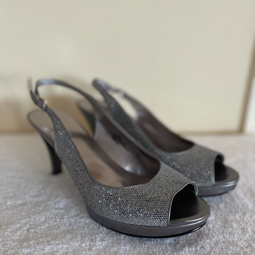 Nine West sling back heels